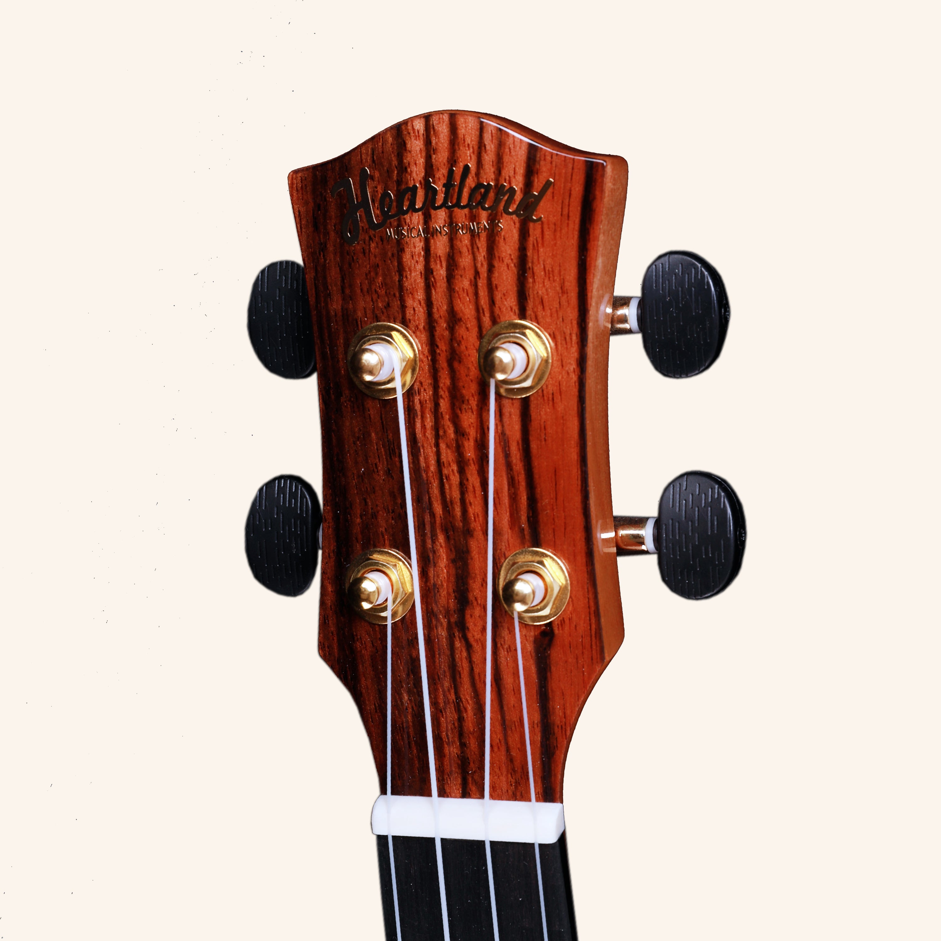 Heartland Concert Ukulele Ebony with EQ